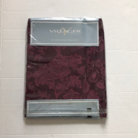 VILLAGER Liz Claiborne Rectangle Maroon Damask Tablecloth 52x70in - Picture 2 of 6